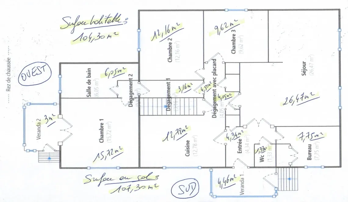 Anglet quartier très recherché pour ce joli plain-pied des années 60 de 107 m² habitable, 3 chambres + 1 bureau, pièce de vie de 27 m² sur parcelle de 629 m² + garage