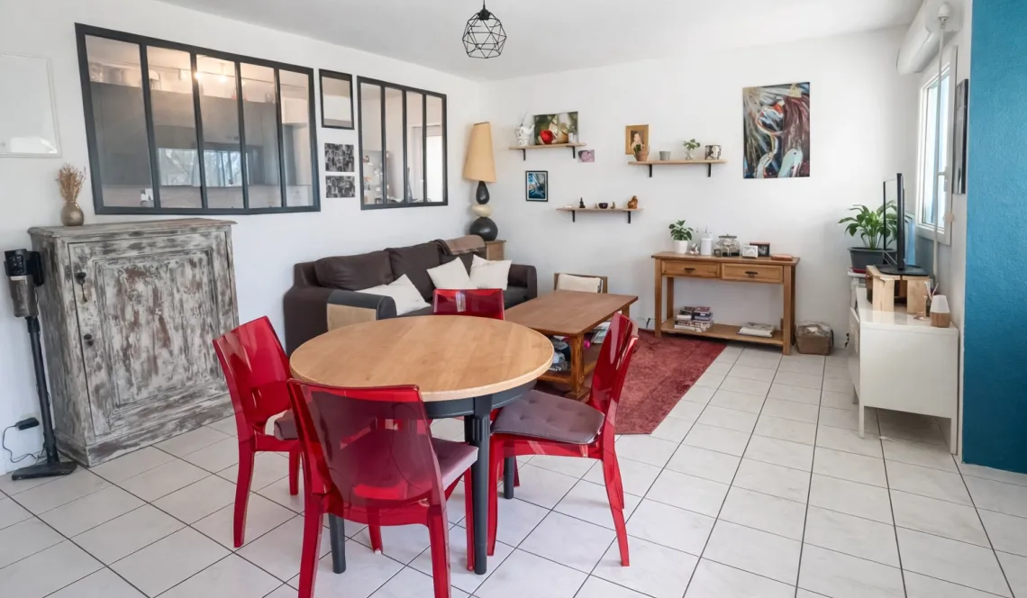 Hauteurs de Bayonne St Esprit - Type 3 de 63 m² habitable, terrasse en prolongement. Cave et deux places de parking complètent le bien!