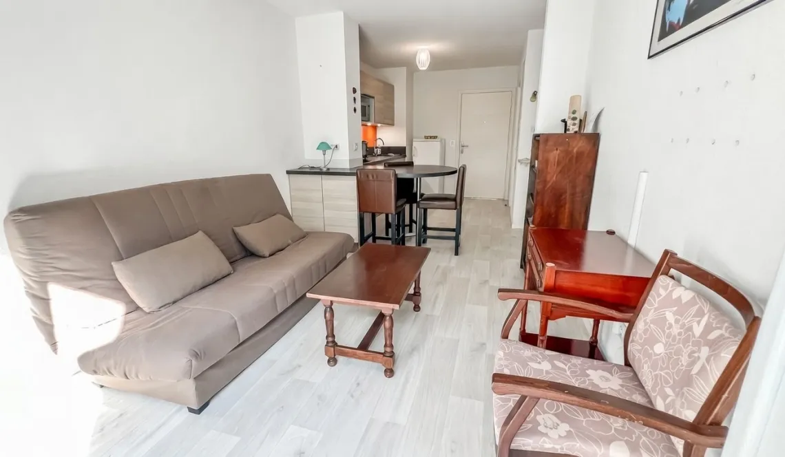 Quartier recherché sur St Esprit - Dans résidence de 2019, joli type 2 de 43 m² habitable et sa terrasse ensoleillée de 15 m² + place de parking en sous-sol