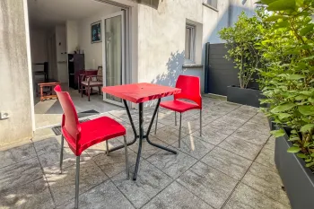 Quartier recherché sur St Esprit - Dans résidence de 2019, joli type 2 de 43 m² habitable et sa terrasse ensoleillée de 15 m² + place de parking en sous-sol