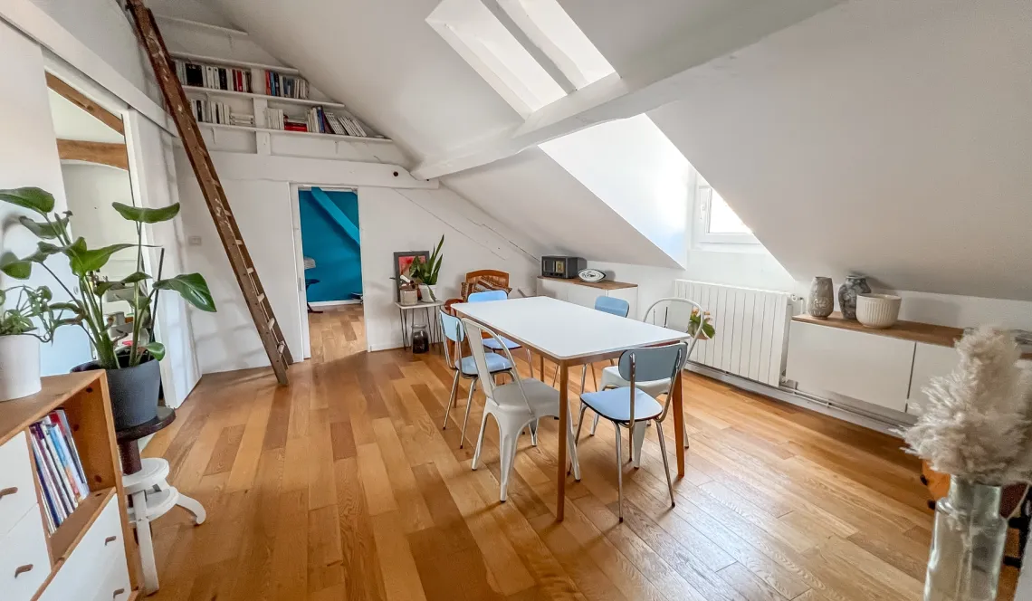 Bayonne St Esprit dernier étage - Joli type 3 de 84 m² au sol, le charme et l’authenticité des appartements Bayonnais, luminosité garanti! 