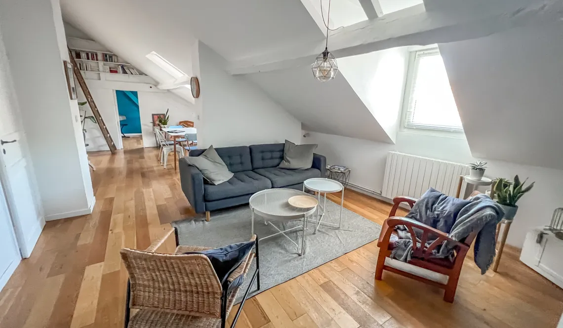 Bayonne St Esprit dernier étage - Joli type 3 de 84 m² au sol, le charme et l’authenticité des appartements Bayonnais, luminosité garanti! 