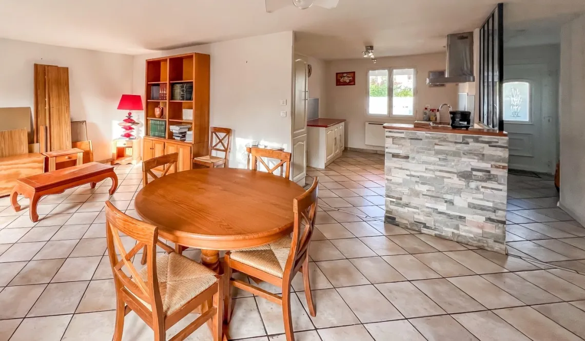 Exclusivité à Boucau - Au calme, agréable plain-pied de 84 m² habitable sur 317 m² de terrain, 3 chambres + double séjour