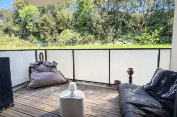 Bayonne les Arènes - Joli type 2 de 42 m2 habitable, beau séjour sur terrasse sans vis à vis, place de parking sous-sol 