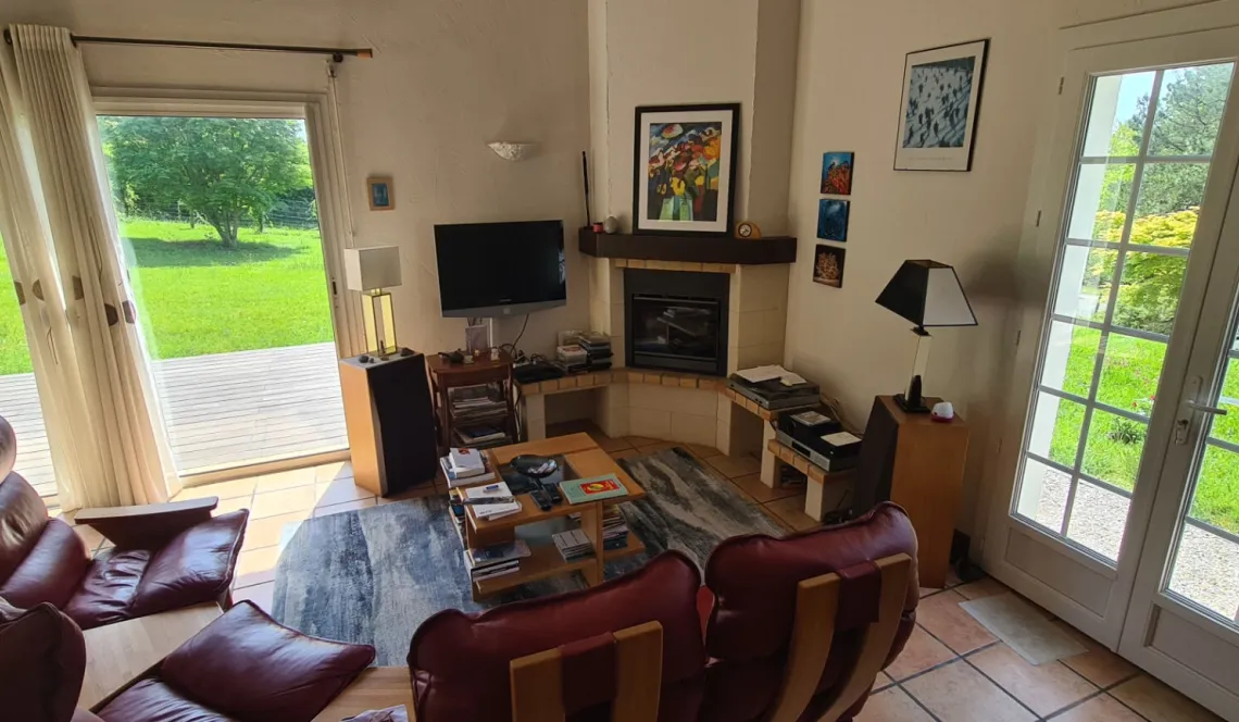 Quartier calme de Mouguerre - Villa de type Basque de 1994 de 113 m² habitable,  3 chambres, garage + 2 terrasses sur jolie parcelle de 1396 m²