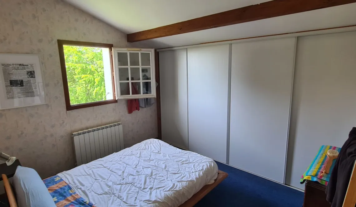 Quartier calme de Mouguerre - Villa de type Basque de 1994 de 113 m² habitable,  3 chambres, garage + 2 terrasses sur jolie parcelle de 1396 m²