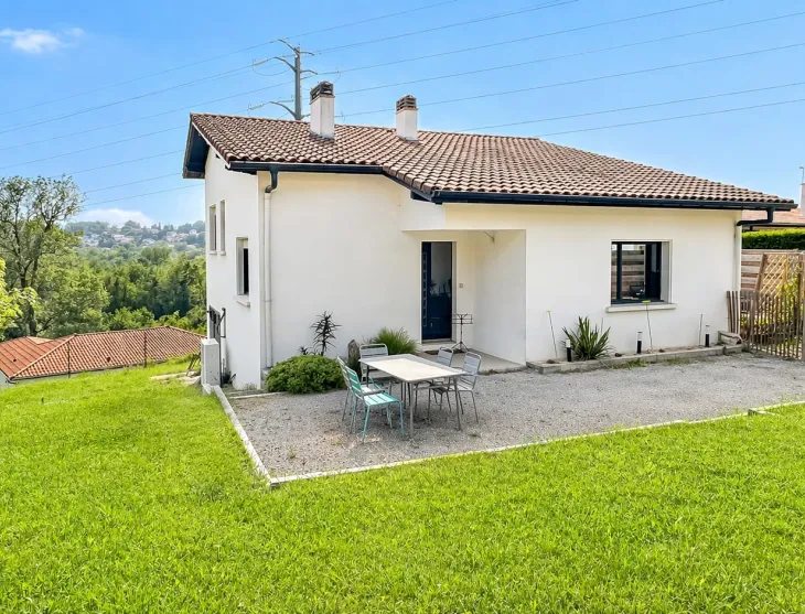 Sur Mouguerre en Exclusivité - Jolie maison entièrement rénovée de 105 m² habitable, 3 chambres, grand séjour lumineux sur 649 m² de terrain