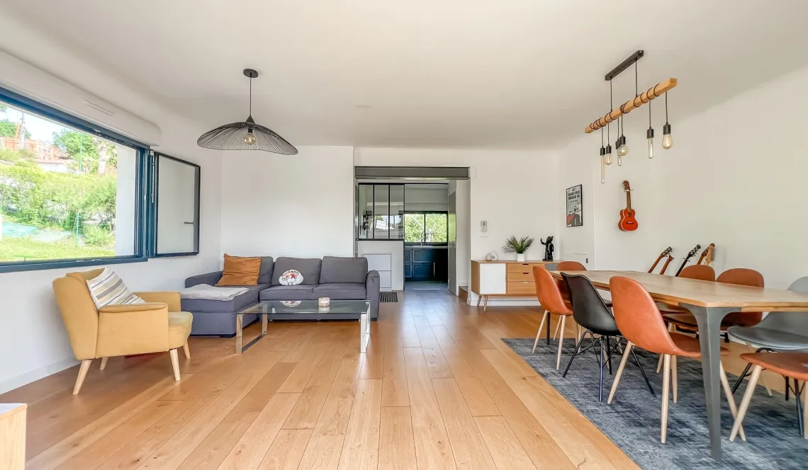 Sur Mouguerre en Exclusivité - Jolie maison entièrement rénovée de 105 m² habitable, 3 chambres, grand séjour lumineux sur 649 m² de terrain