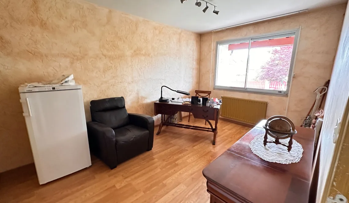 Cambo les Bains - Proche du centre ville et le nez dans la verdure pour cet agréable plain-pied de 167 m² habitable, 4 chambres + garage de 30 m² sur parcelle de 1060 m²