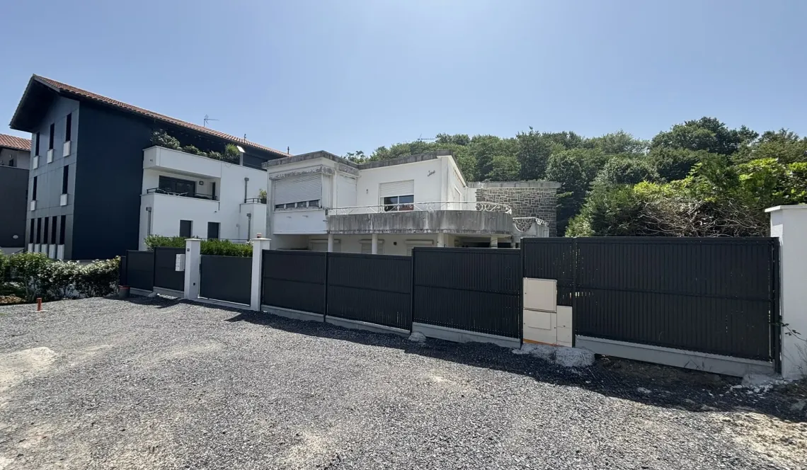 Exclusivité sur Anglet Rue d’Espagne - Type 3 en rdc de 73 m² habitable + garage sur parcelle de 1 061 m²