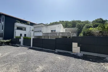 Exclusivité sur Anglet Rue d’Espagne - Type 3 en rdc de 73 m² habitable + garage sur parcelle de 1 061 m²