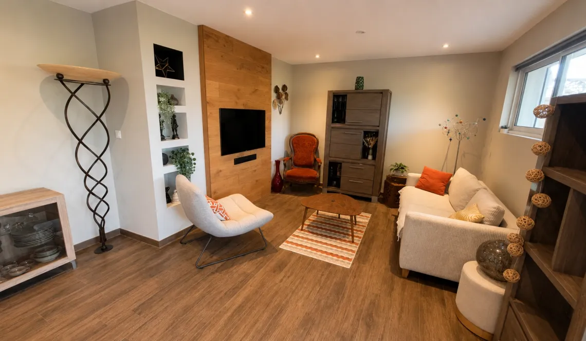 Au bourg de Villefranque - Atypique type 3 de 82 m² habitable et son extérieur/terrasse de 80 m² plein sud, pièce de vie/cuisine US de 38 m², 2 parkings 