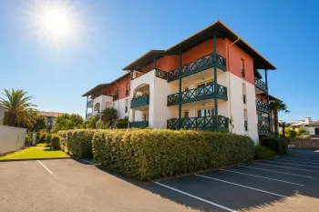 Anglet les 5 Cantons - Joli type 3 de 70 m² habitable dans résidence intimiste des années 1997, 2 terrasses ensoleillées, agréable séjour avec sa jolie cuisine équipée, cellier + place de parking