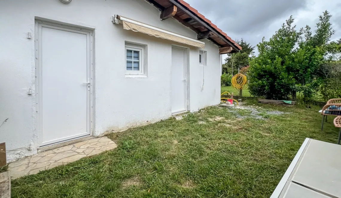 Haut Boucau - Type 2 de 31 m² habitable dans un petit ensemble sur 541 m² de terrain
