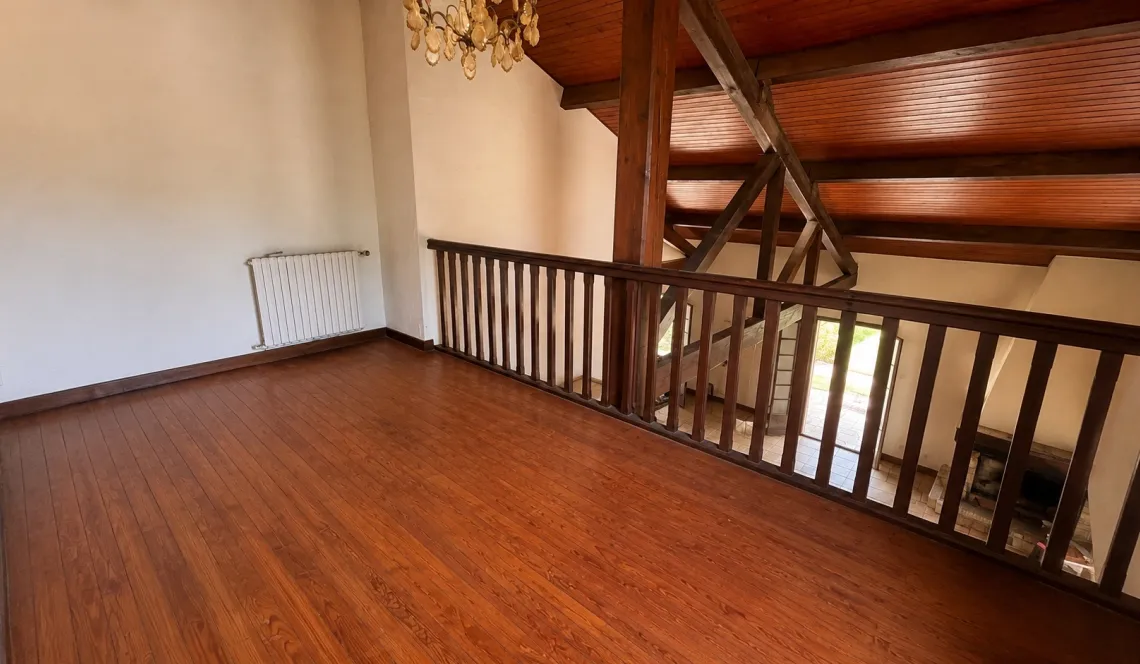 Dans un écrin de verdure sur Briscous - Belle traditionnelle de 198 m² habitable et ses 5 chambres, séjour cathédrale, garage sur parcelle de 4 000 m²