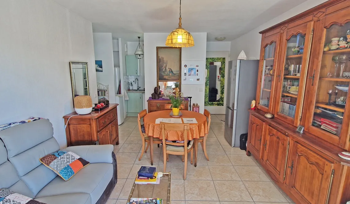 Dans jolie résidence arborée et calme à Boucau - Appartement lumineux exposée sud-ouest de 36 m² type F2 avec place de parking privative + cave