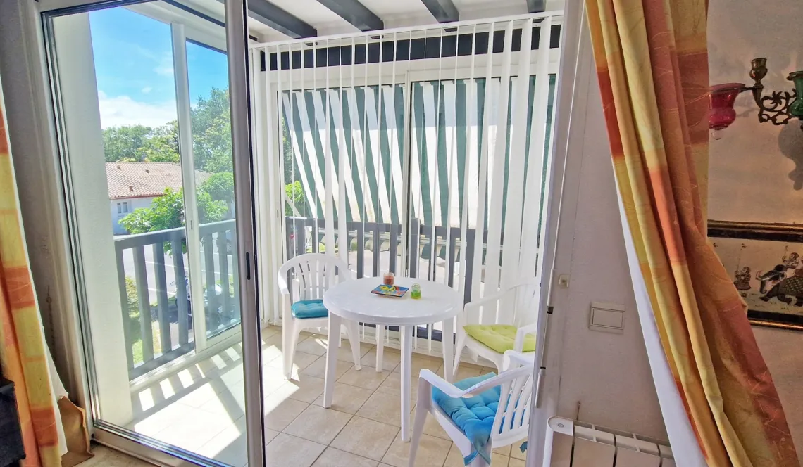 Dans jolie résidence arborée et calme à Boucau - Appartement lumineux exposée sud-ouest de 36 m² type F2 avec place de parking privative + cave