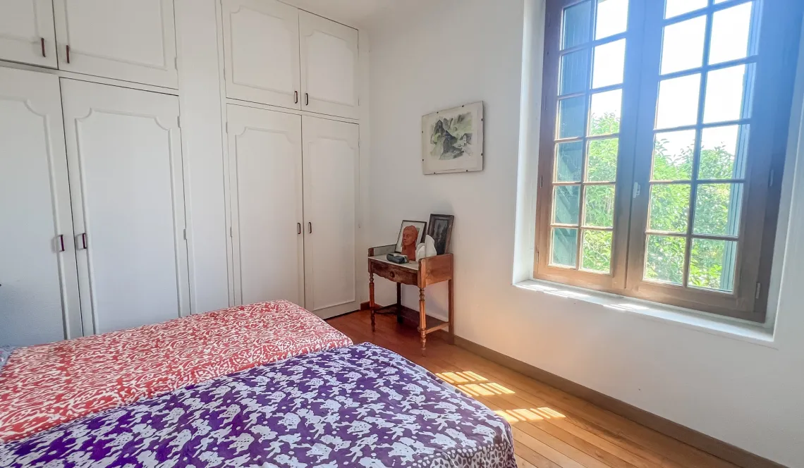 Rare Bayonne Marracq- Appartement T4 de caractère dans une belle villa des années 30 avec parking privatif et grand cellier