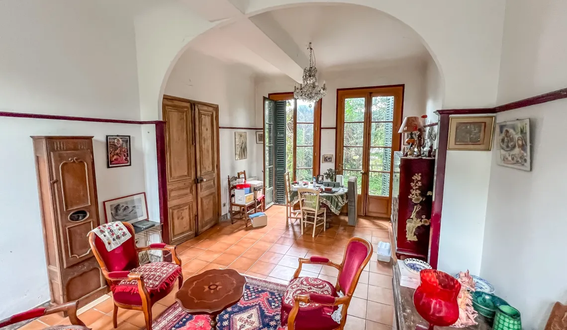 Rare Bayonne Marracq- Appartement T3/4 de caractère avec jardin privatif de 60 m² dans une maison de Maître avec place de parking dans la résidence