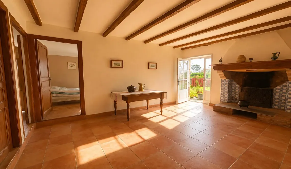 RARE sur Bassussarry - Propriété d’Exception de 260 m² habitable en deux parties, 172 m² d’un côté et 88 m² de l’autre, garage au milieu sur 3239 m² de terrain 