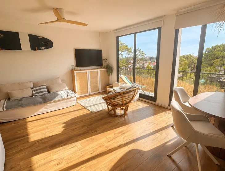 Biarritz Tamamés - Dernier étage sans ascenseur pour ce type 4 de 70 m² habitable coup de coeur entièrement rénové + cave + cellier
