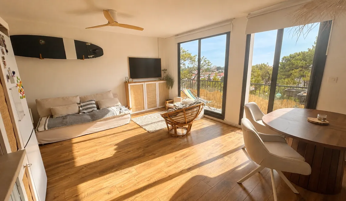 Biarritz Tamamés - Dernier étage sans ascenseur pour ce type 4 de 70 m² habitable coup de coeur entièrement rénové + cave + cellier