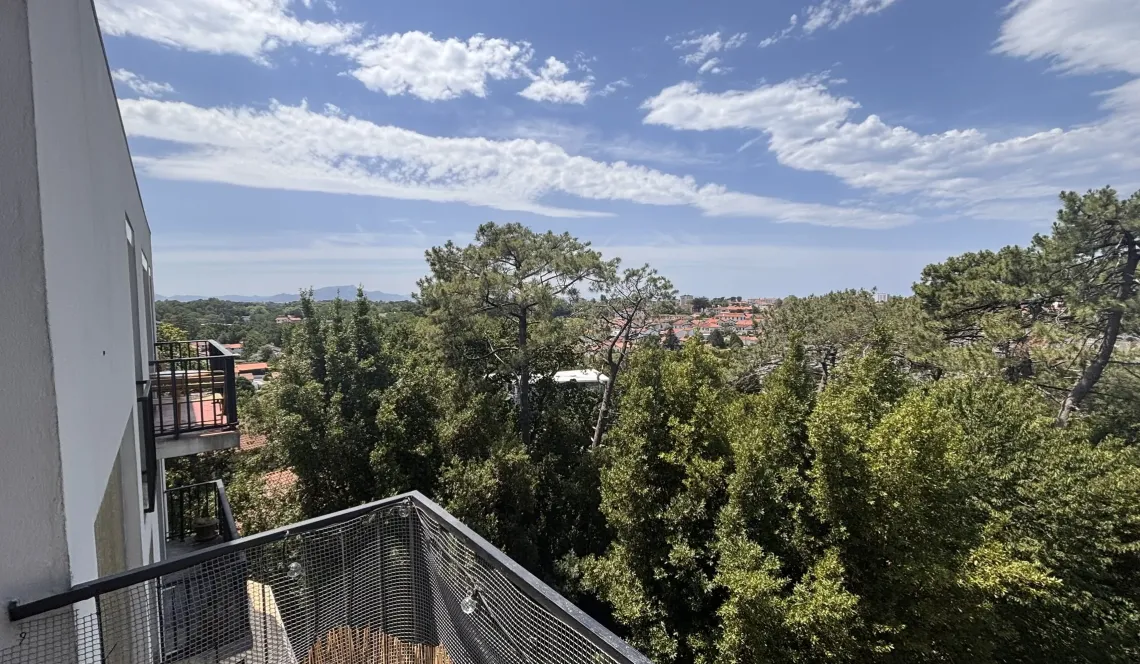 Biarritz Tamamés - Dernier étage sans ascenseur pour ce type 4 de 70 m² habitable coup de coeur entièrement rénové + cave + cellier