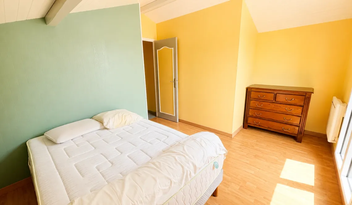 A deux pas du centre d’Anglet - Maison traditionnelle des années 1984 de 139 m² habitable, 4 chambres dont deux en rdc sur belle parcelle de 920 m²