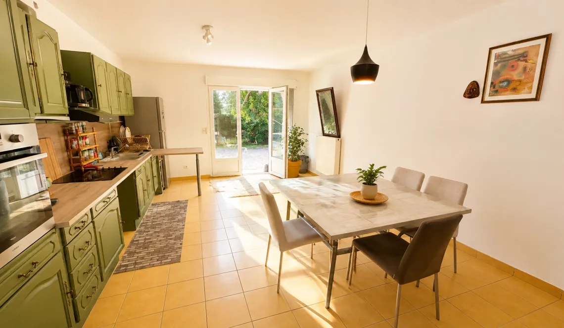 Louhossoa Coeur du Pays Basque - Spacieux T4 de 120 m² dans petite coproprié de 2 lots, avec jardin privatif + terrasse de 200 m², 3 chambres dont une avec dressing attenant