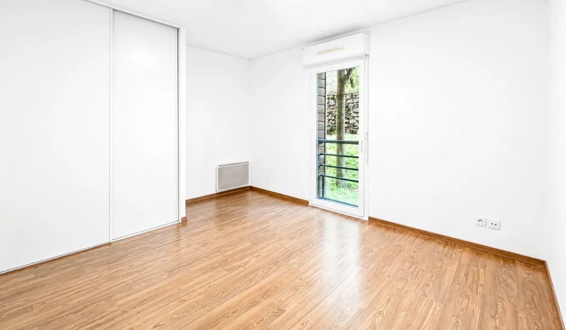Sur les hauteurs de Bayonne - Dans résidence de 2010 au calme, joli type 3 de 65 m² habitable et sa terrasse de 16 m² + place de parking privative