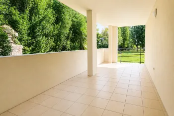 Sur les hauteurs de Bayonne - Dans résidence de 2010 au calme, joli type 3 de 65 m² habitable et sa terrasse de 16 m² + place de parking privative  