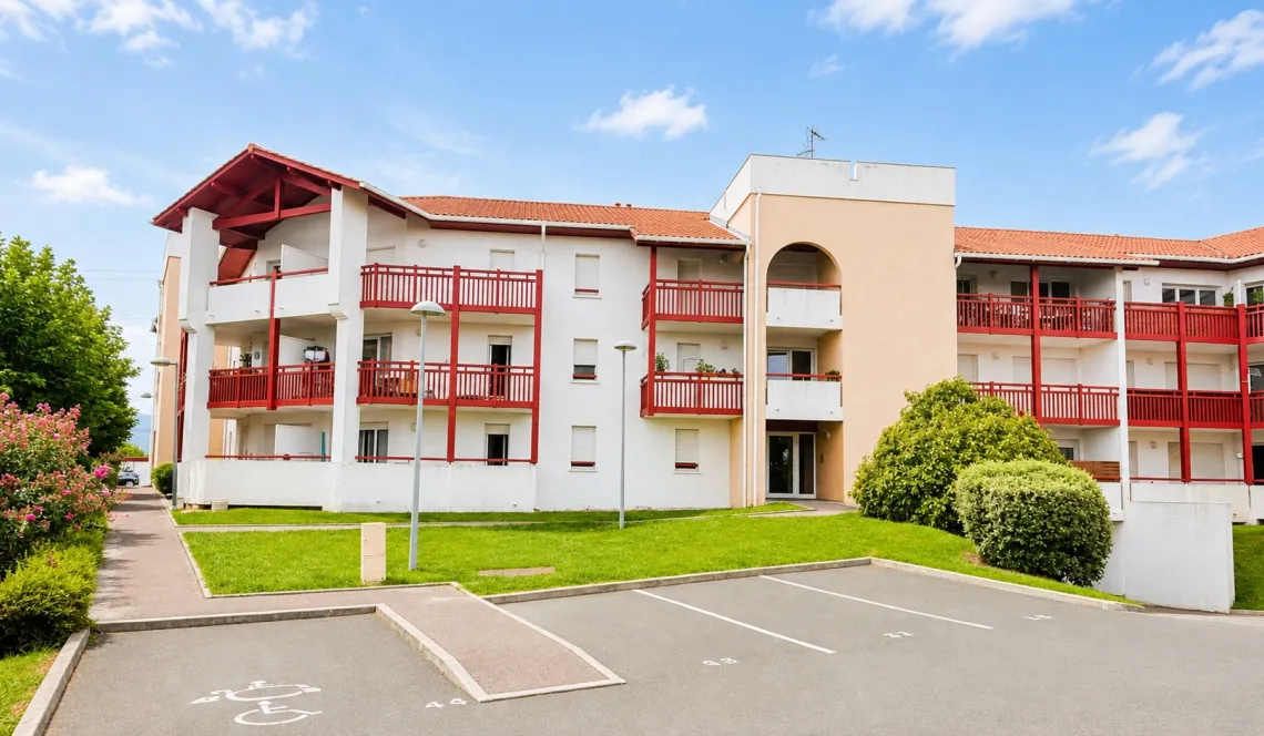 Co Exclusivité à St Jean de Luz - Joli type 3 de 54 m² habitable au dernier étage d’une résidence de 2010 + cave + terrasse + parking