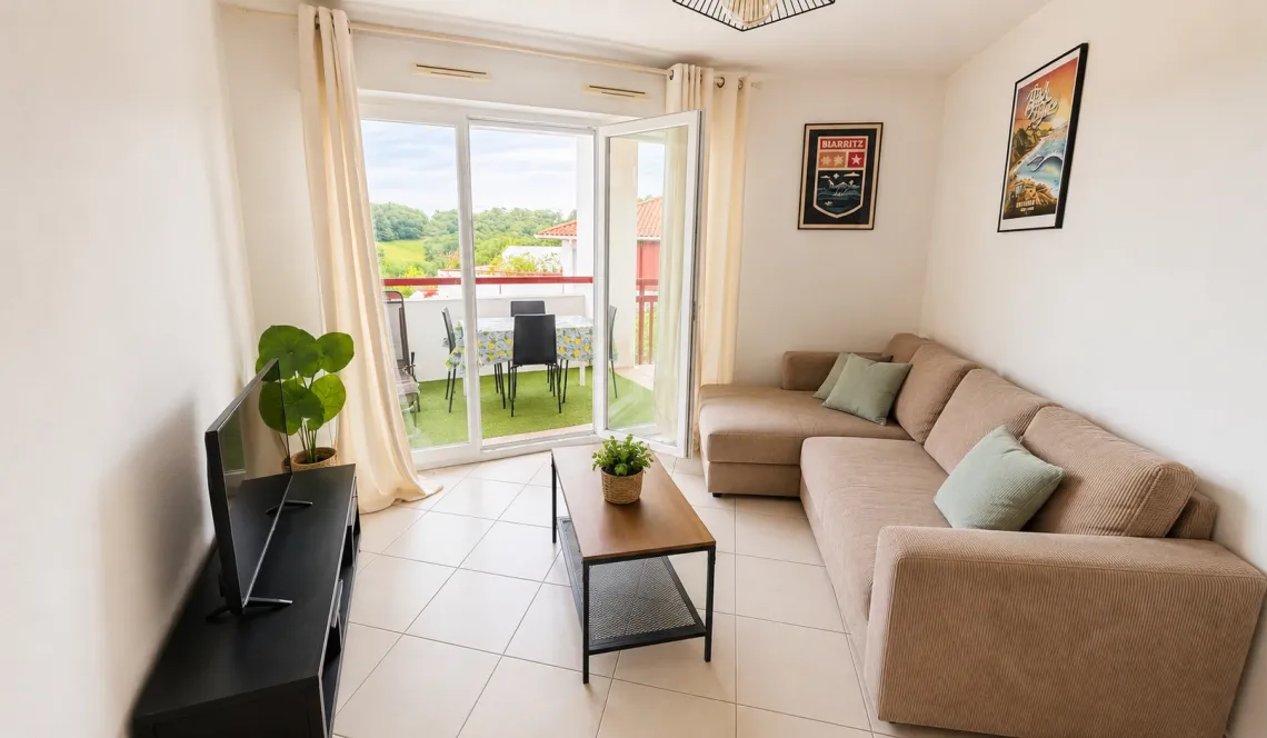 Co Exclusivité à St Jean de Luz - Joli type 3 de 54 m² habitable au dernier étage d’une résidence de 2010 + cave + terrasse + parking