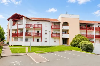Co Exclusivité à St Jean de Luz - Joli type 3 de 54 m² habitable au dernier étage d’une résidence de 2010 + cave + terrasse + parking