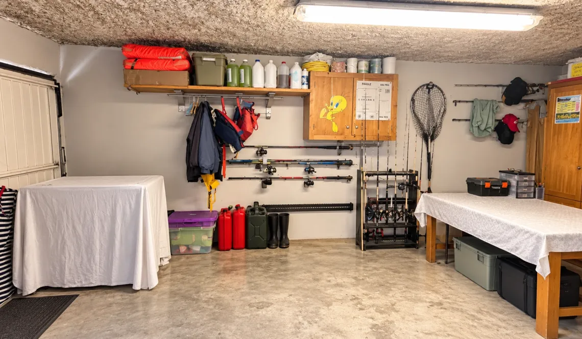 Biarritz proche Gare - Joli pavillon mitoyen d’un côté de 84 m² habitable sur deux niveaux, pièce de vie de 24 m² à l’étage, grande terrasse, garage de 24 m² + cave de 20 m²