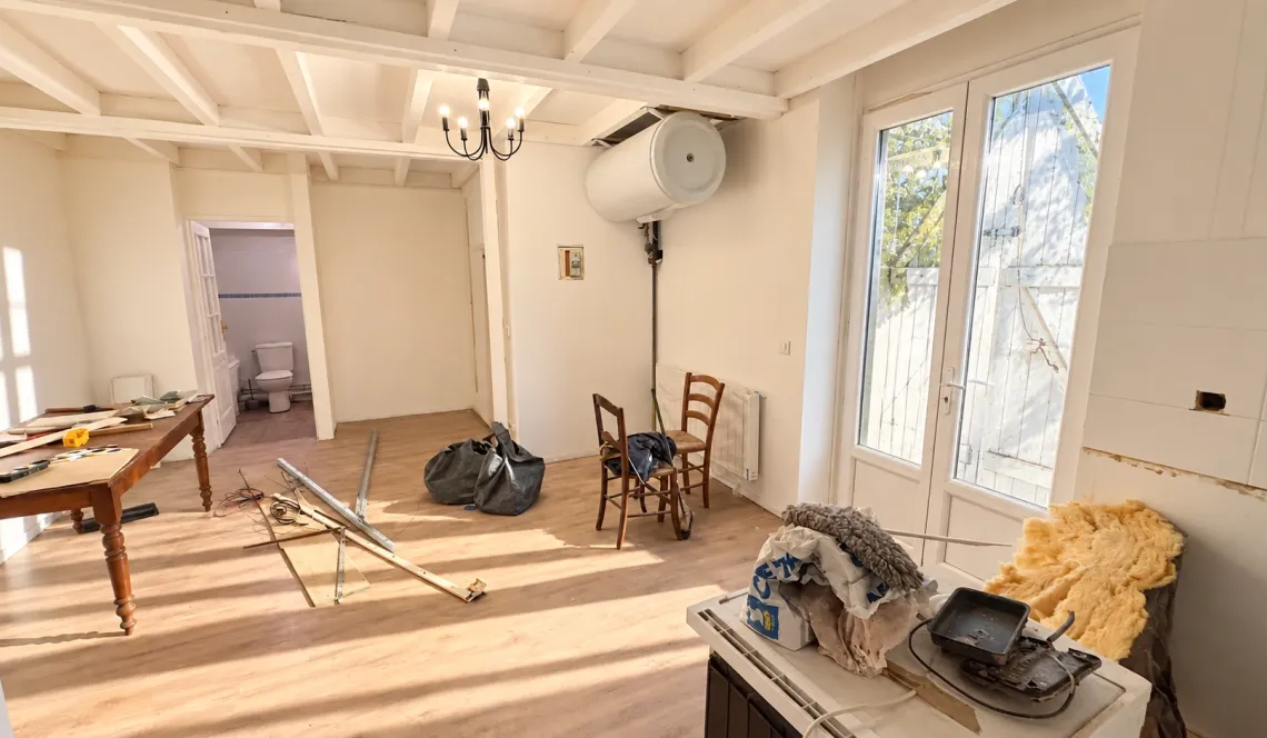 Bayonne quai Resplandy - Local commercial/appartement de 90 m² au sol qui offre de nombreuses possibilités d’exploitation, avec un peu d’imagination!