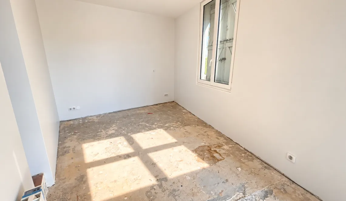 Bayonne quai Resplandy - Local commercial/appartement de 90 m² au sol qui offre de nombreuses possibilités d’exploitation, avec un peu d’imagination!