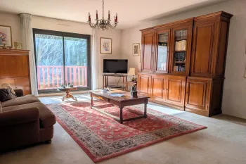 Sur Biarritz Avenue de la Marne - Etage élevé pour ce type 4 de 85 m² habitable à relooker, pièce de vie de 26 m² plein sud, 3 chambres, cave + parking en sous-sol
