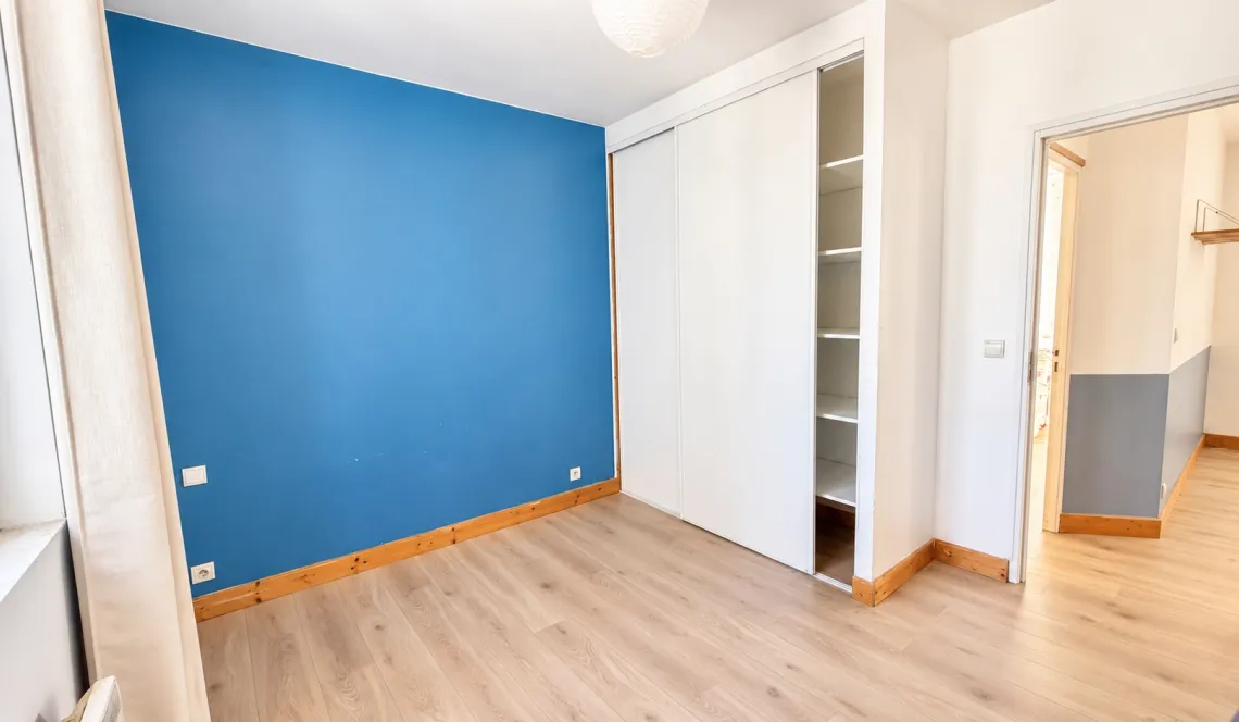 Bayonne St Esprit - Petite copropriété pour ce type 3 de 57 m² habitable entièrement rénové, pièce de vie de 30 m² + cellier