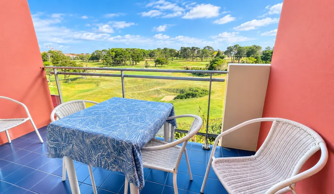 Anglet entre les plages et le golf - Emplacement unique pour ce joli type 2 de 22 m² habitable au dernier étage, terrasse + place de parking