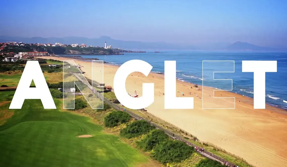 Anglet entre les plages et le golf - Emplacement unique pour ce joli type 2 de 22 m² habitable au dernier étage, terrasse + place de parking