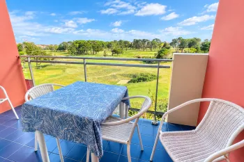 Anglet entre les plages et le golf - Emplacement unique pour ce joli type 2 de 22 m² habitable au dernier étage, terrasse + place de parking