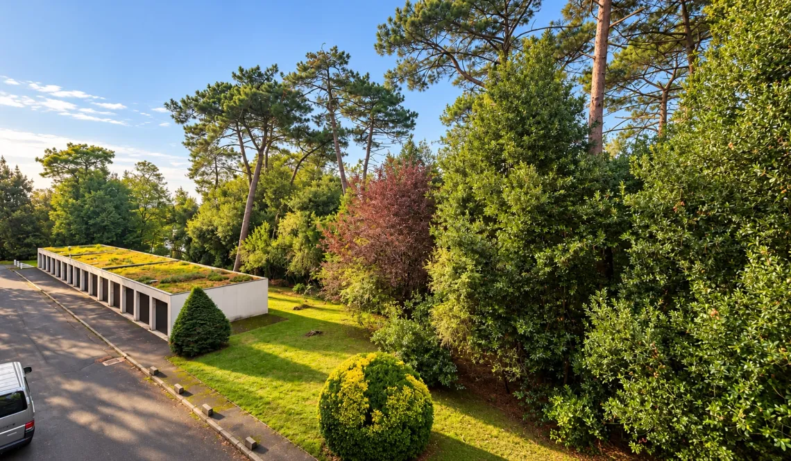 RARE sur Biarritz Tamames - Dans résidence des années 65, coquet et entièrement rénové pour ce type 4 de 85 m² habitable, grande pièce de vie de 41 m² sur balcon, cave et garage privatif