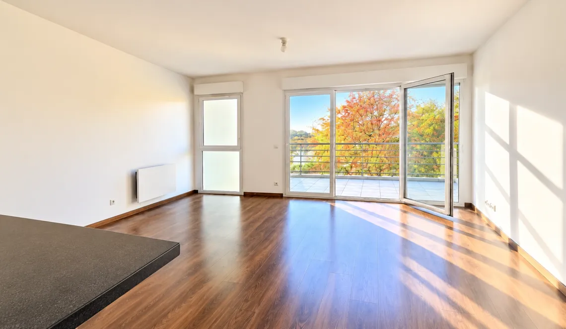 Bayonne Arroussets - Dans résidence de 2011, au dernier étage, joli type 2 de 43 m² habitable sur terrasse de 10 m² + place de parking en sous-sol!