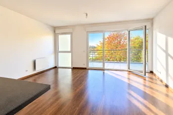 Bayonne Arroussets - Dans résidence de 2011, au dernier étage, joli type 2 de 43 m² habitable sur terrasse de 10 m² + place de parking en sous-sol!