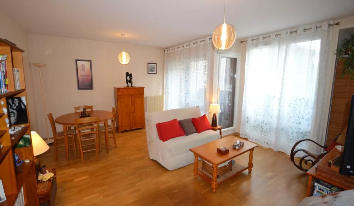 Appartement type 3 de 72 m² habitable en parfait état + cave - Bayonne