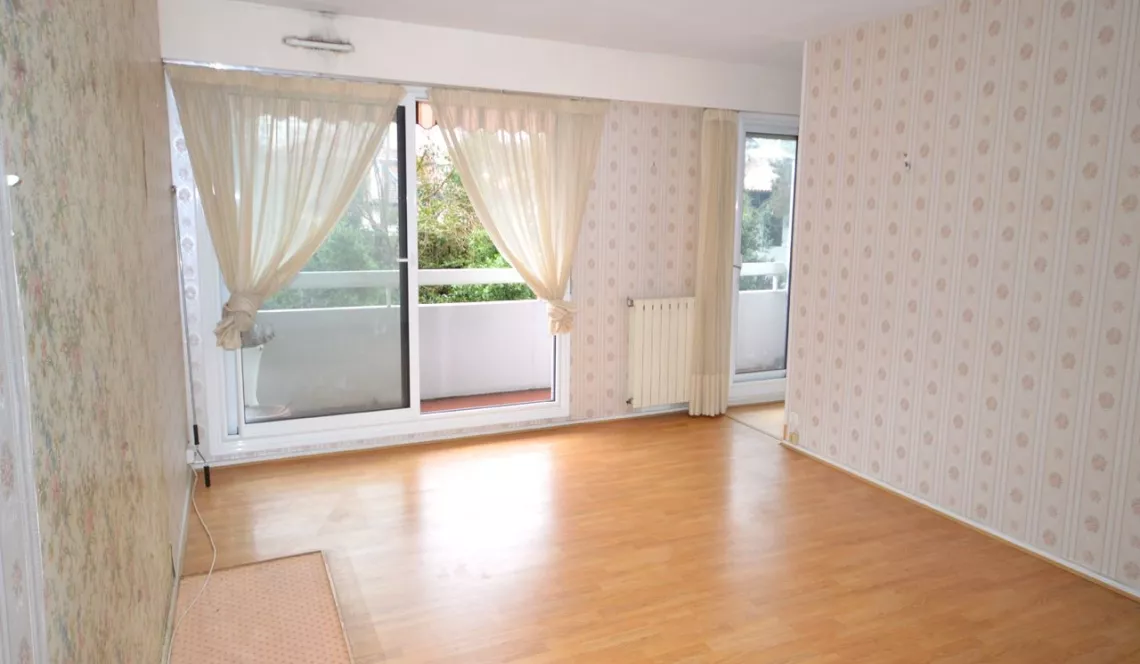 Studio à Biarritz de 31 m² habitable avec balcon et place de parking