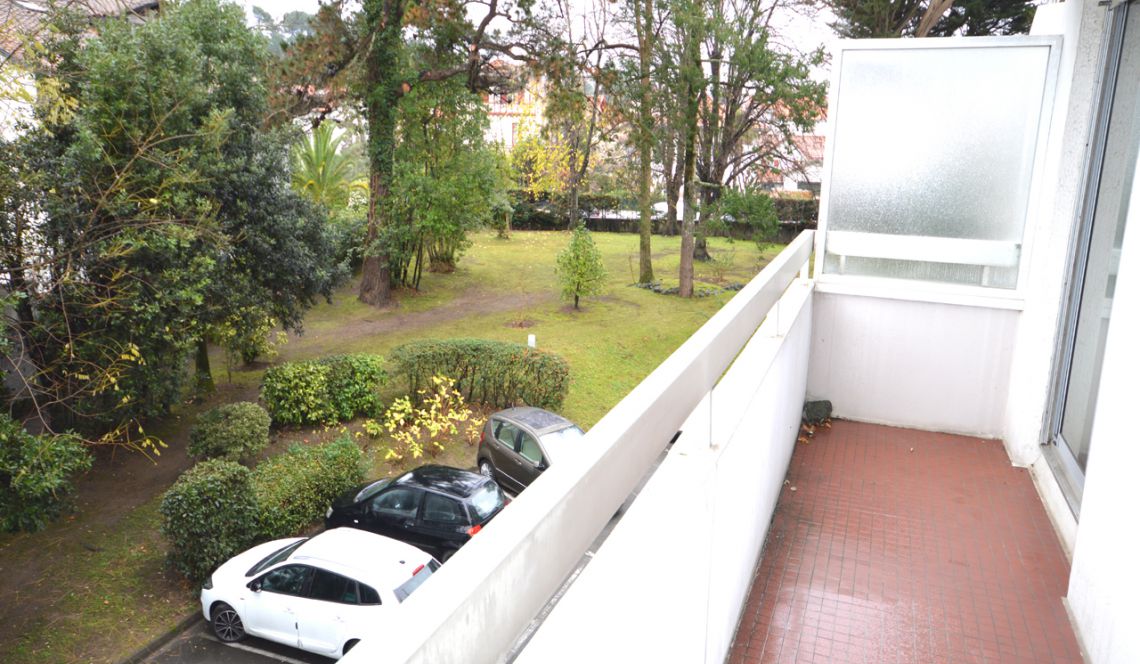 Studio à Biarritz de 31 m² habitable avec balcon et place de parking