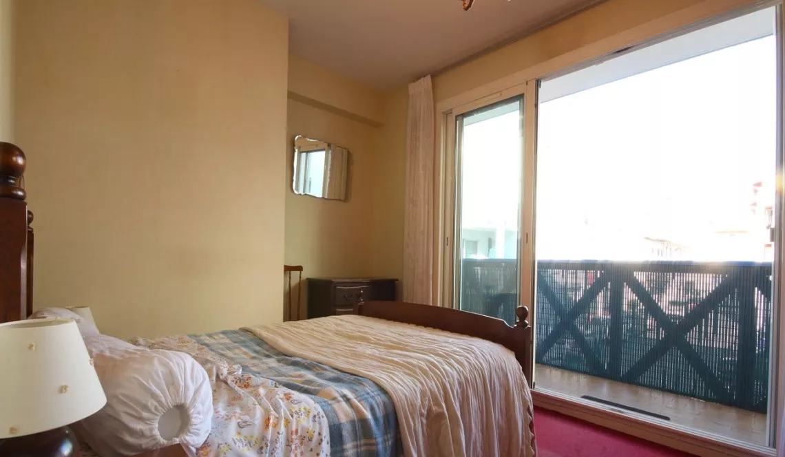 Appartement type 4 de 85 m² habitable traversant - Bayonne St Esprit