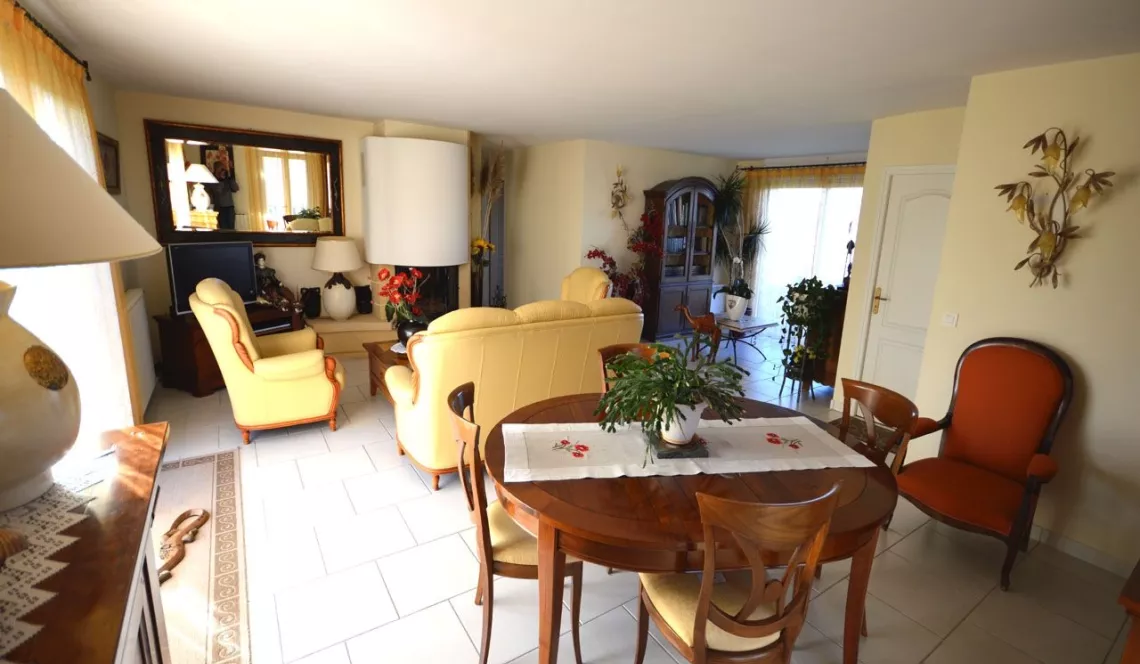 Villa de 105 m² habitable de 1995 sur 3000 m² de terrain - 20 mn de Bayonne - Pays basque